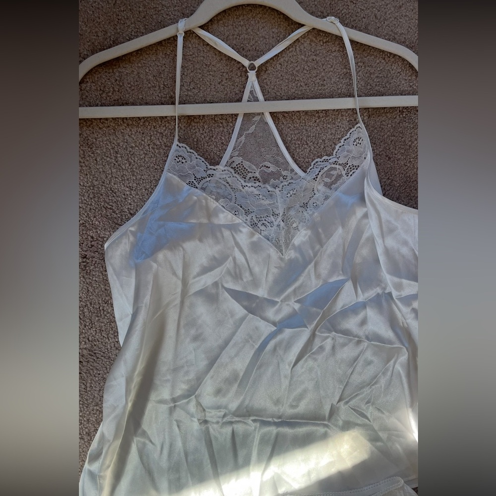 NWT White Sleep Lingerie Set, Satin Fabric, In Bloom by Jonquil, Size Small - Picture 6 of 9